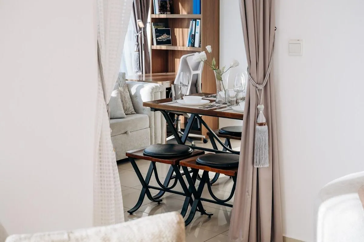 Apartment Space 1Br In Marina For 6 People Dubai