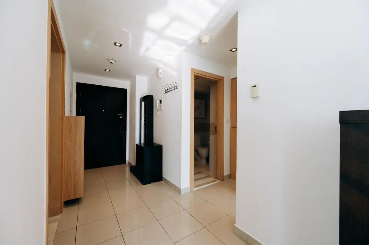 Space 1Br In Marina For 6 People Dubai