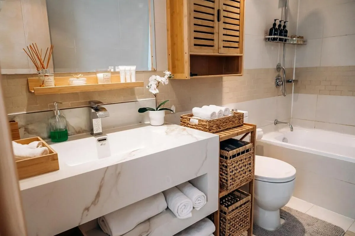 Apartment Space 1Br In Marina For 6 People Dubai