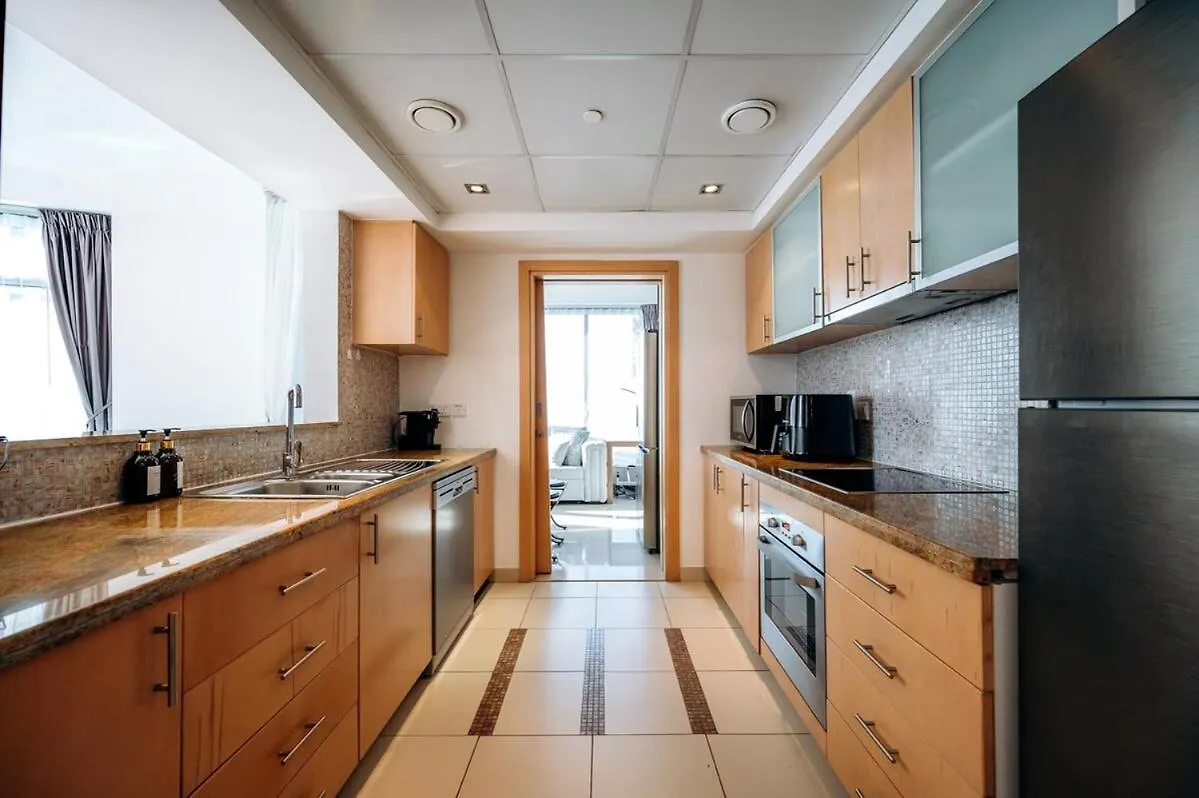 Space 1Br In Marina For 6 People Dubai