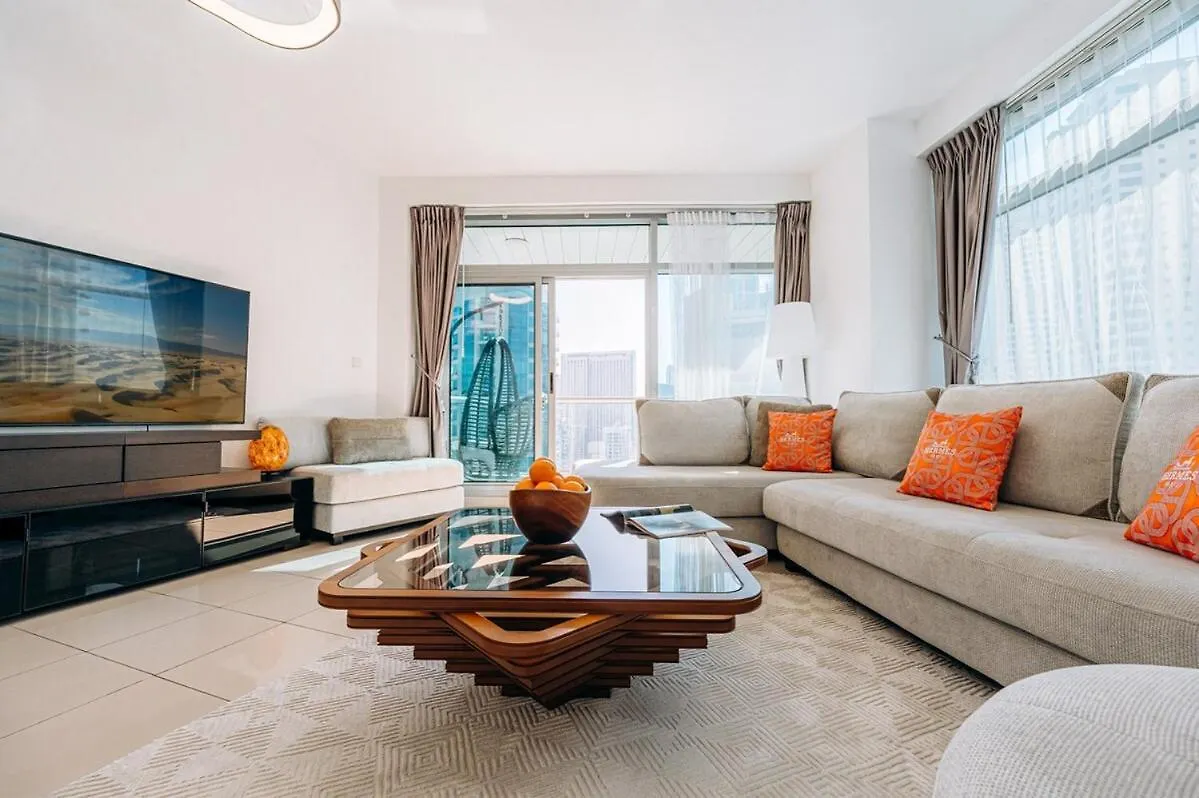 Space 1Br In Marina For 6 People Dubai Apartment